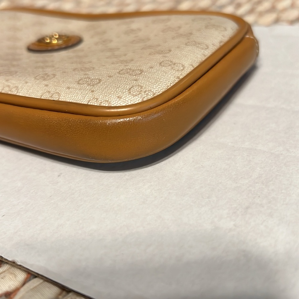 Gucci Pouch - Picture 7 of 12